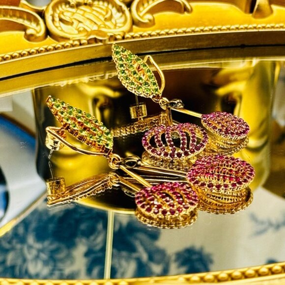 🆕 KURT GEIGER LONDON 🧿 NWOT Pavé CHERRIES Cherry Statement Earrings, Gold Tone - Picture 4 of 16